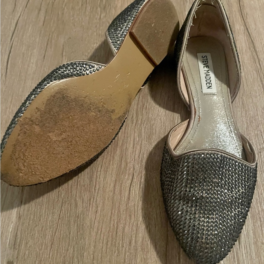 Vamp R Flats. Size 7 - Picture 2 of 2